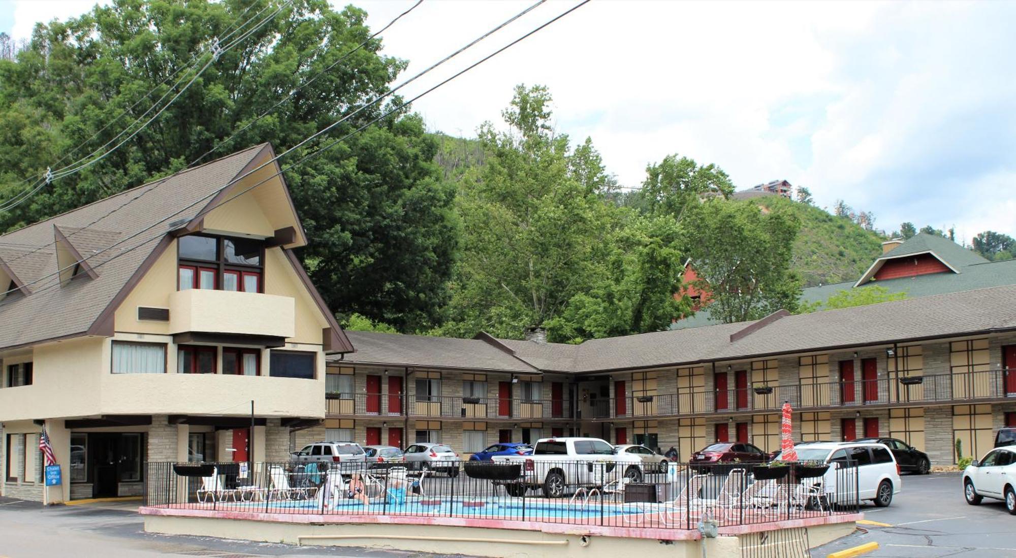 גטלינבורג Chalet Inn מראה חיצוני תמונה